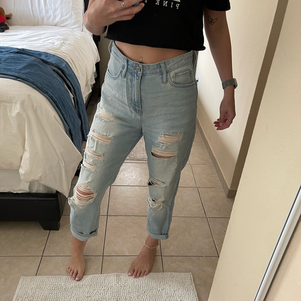 Hollister Mom Jeans!